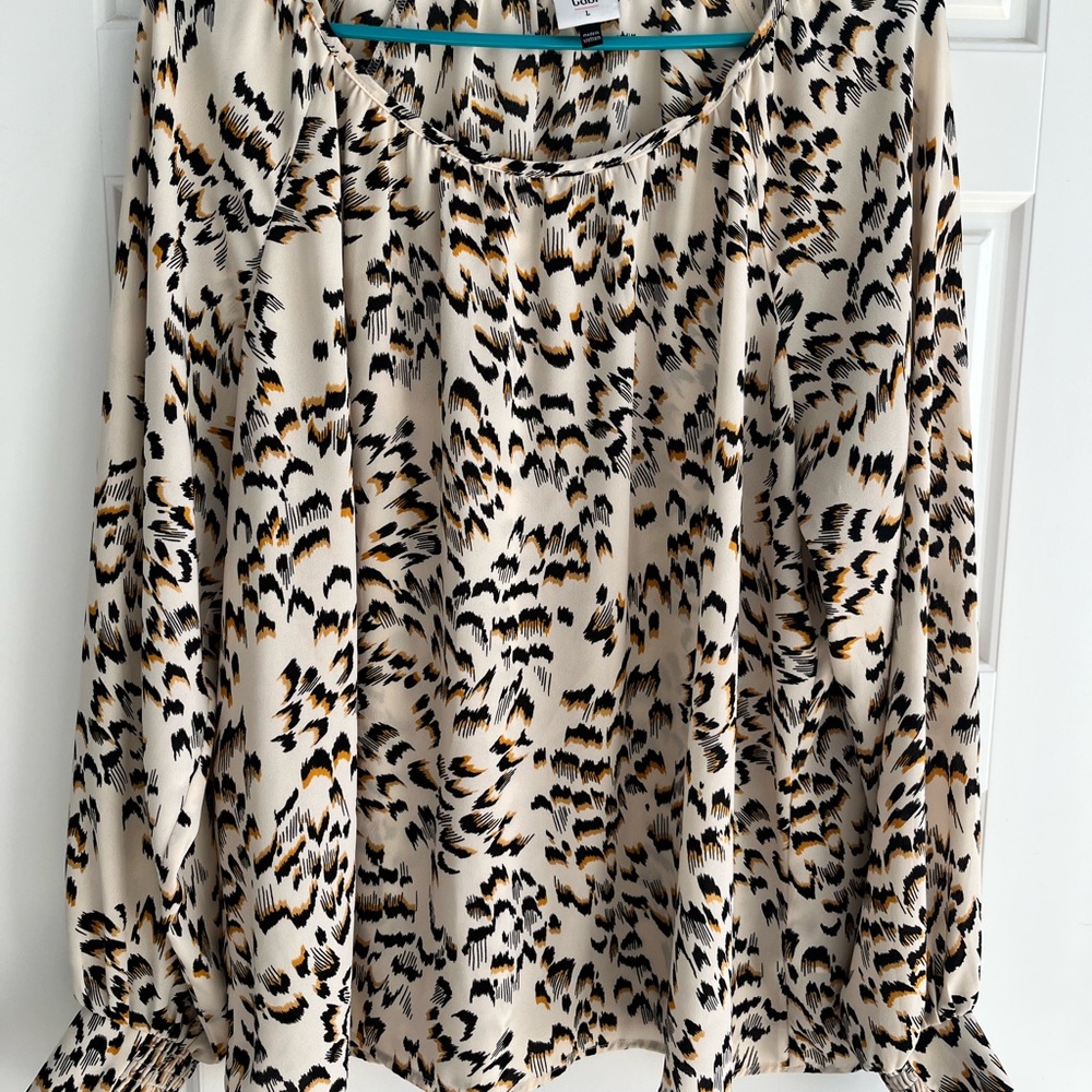 Cabi Item #4335 Round Trip Blouse Fall 2022 - Picture 2 of 8